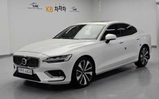 S60(3세대) B5 얼티메이트 브라이트 볼보 2023/04 21,031km