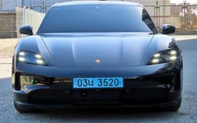 타이칸 베이스 포르쉐 2024/12 27,166km
